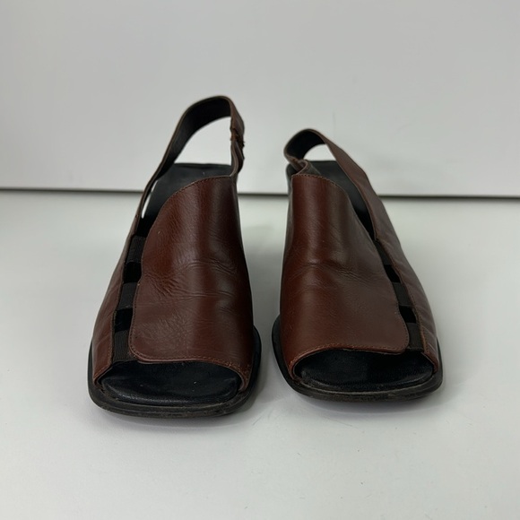 Lea Foscati Open Toed Slingback Block Heeled Sandals - Picture 2 of 11